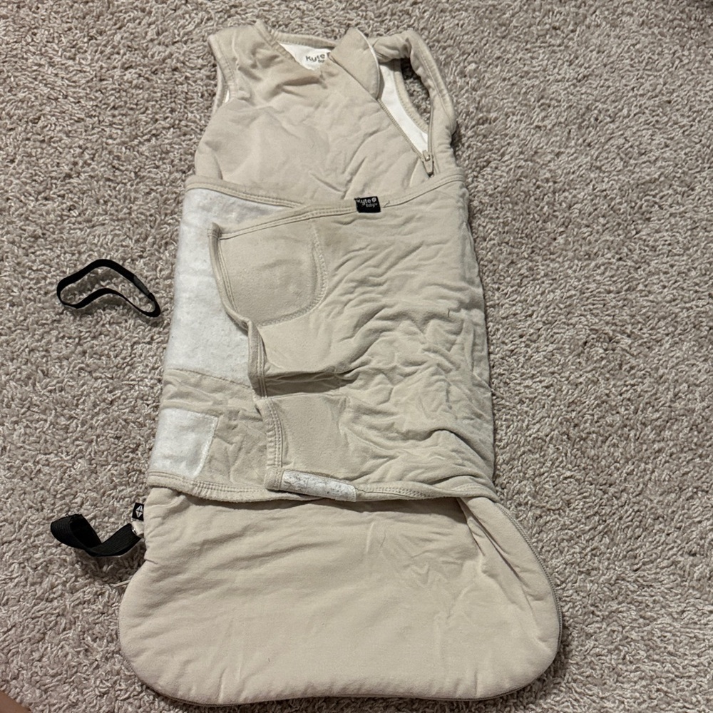 Kyte baby swaddler - oat color